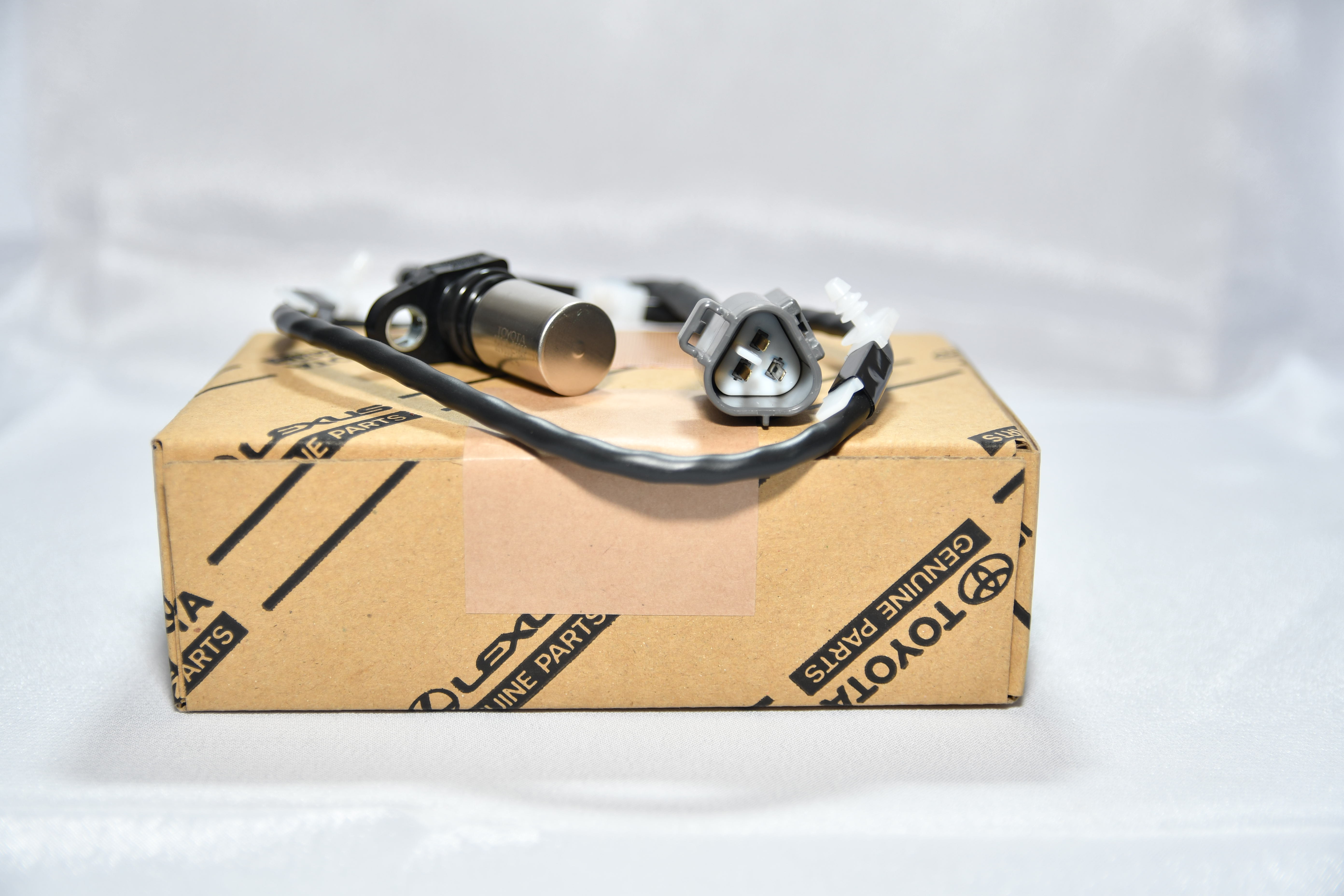 Japanese Toyota Crankshaft Sensor No.2 1KDFTV & 2KDFTV