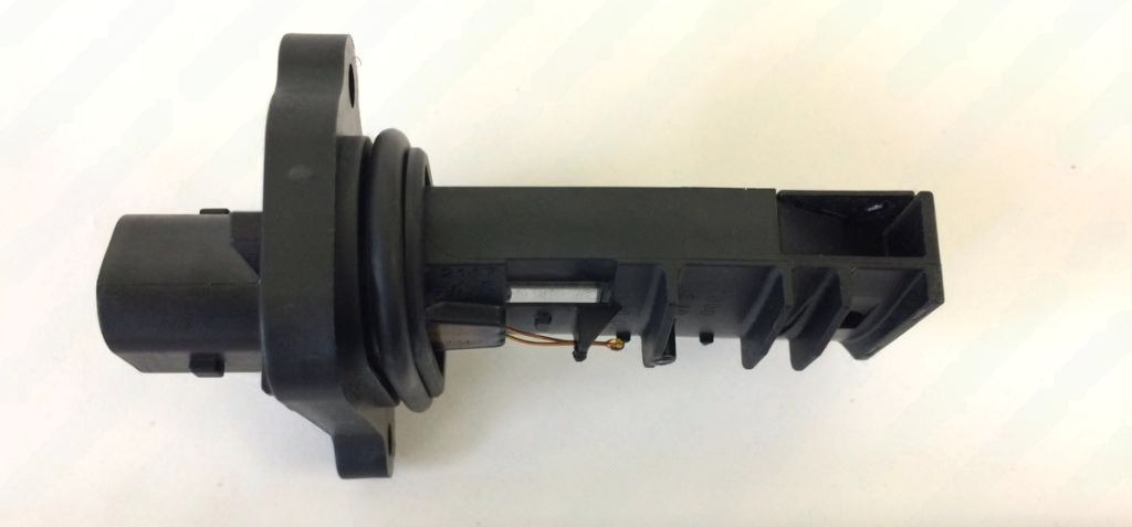 Suzuki Mass Air Flow Sensor - Image 2